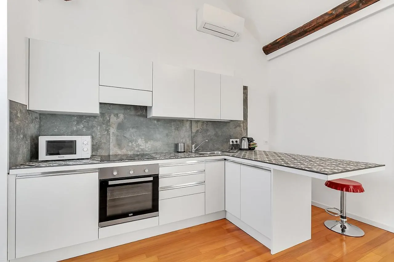 Cosmopolitan Apartment Milan