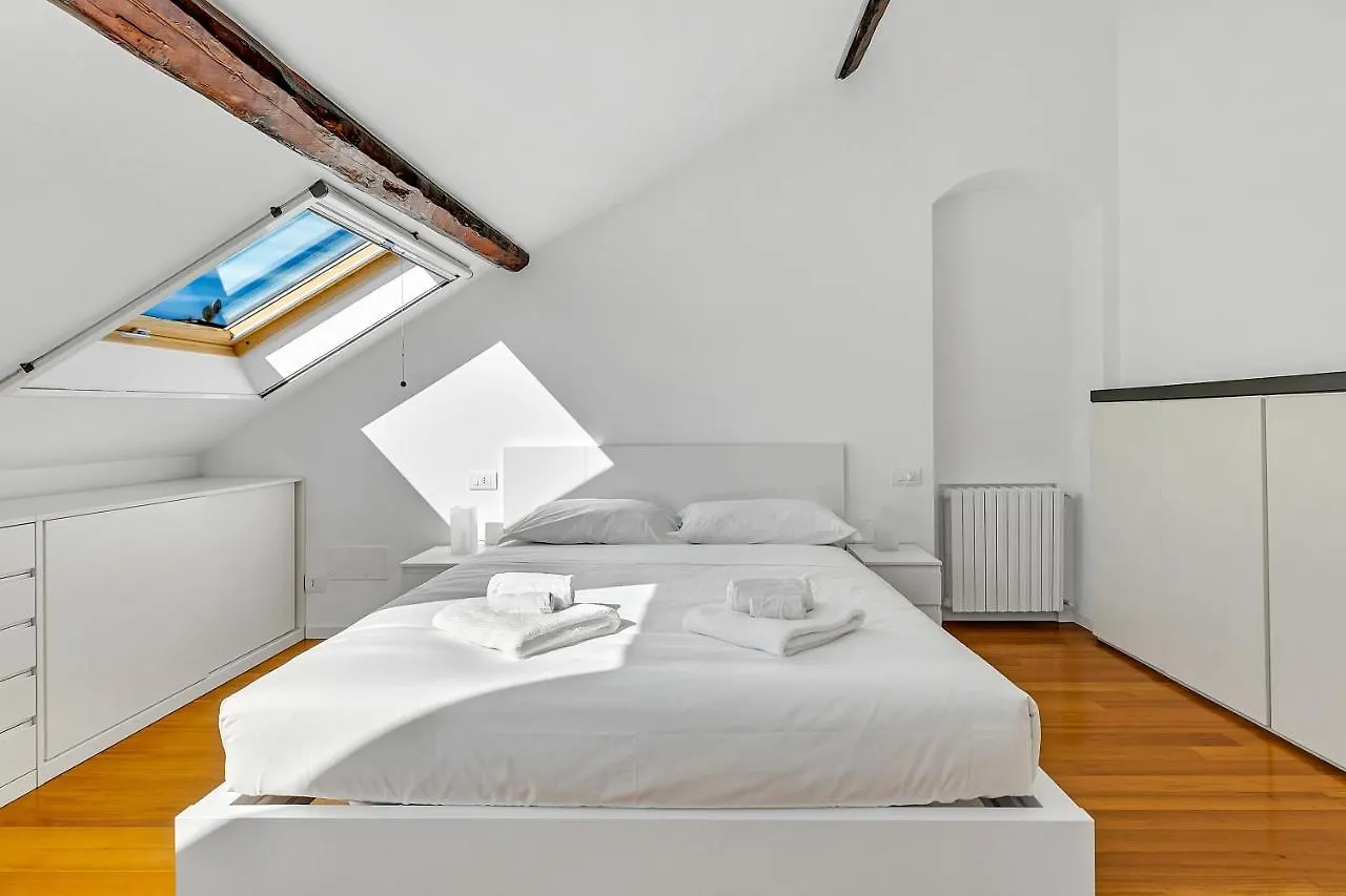 Cosmopolitan Apartment Milan