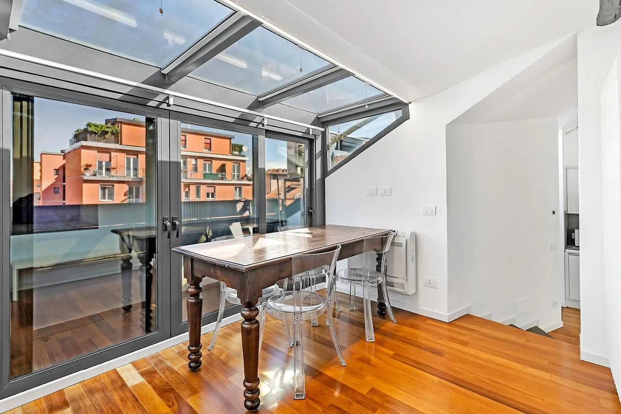 Cosmopolitan Apartment Milan