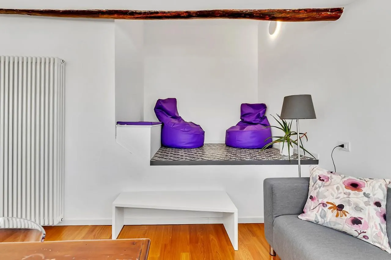 Cosmopolitan Apartment Milan Italy