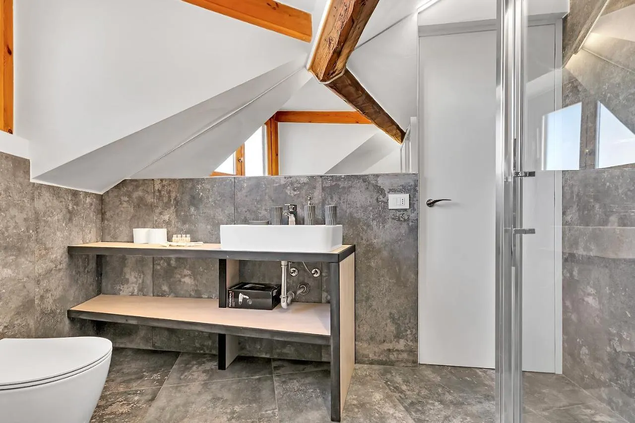 Cosmopolitan Apartment Milan Italy
